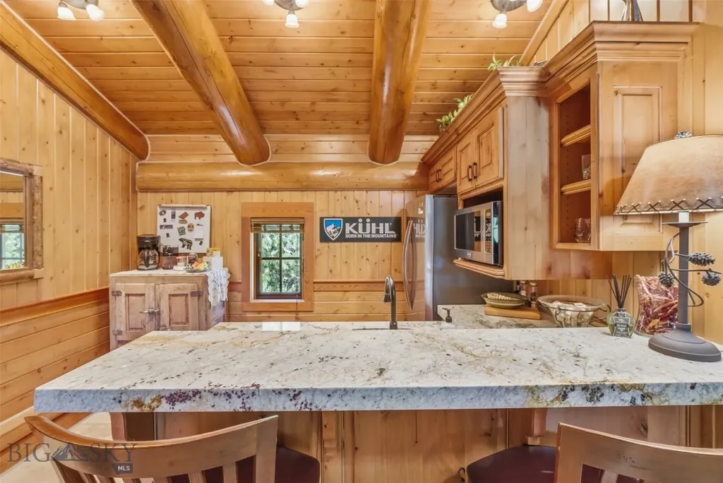 524 Gneiss Court West Yellowstone MT 59758