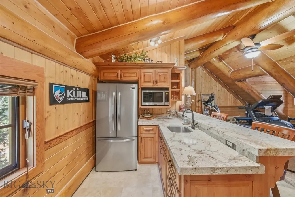524 Gneiss Court West Yellowstone MT 59758