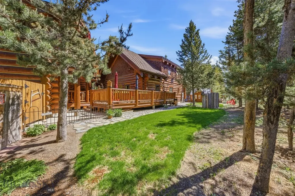 524 Gneiss Court West Yellowstone MT 59758
