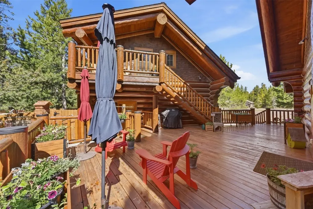 524 Gneiss Court West Yellowstone MT 59758
