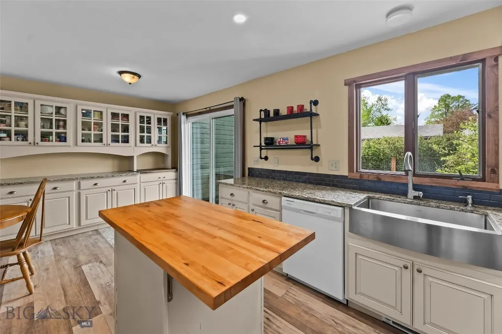314 Hoffman Drive Bozeman MT 59715