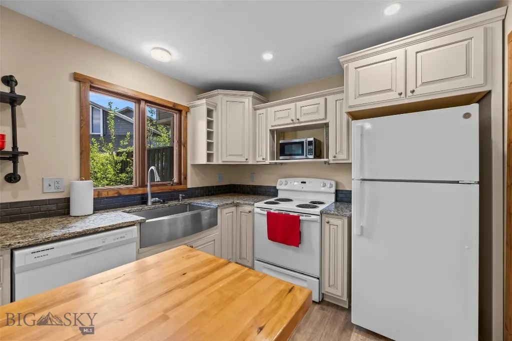 314 Hoffman Drive Bozeman MT 59715
