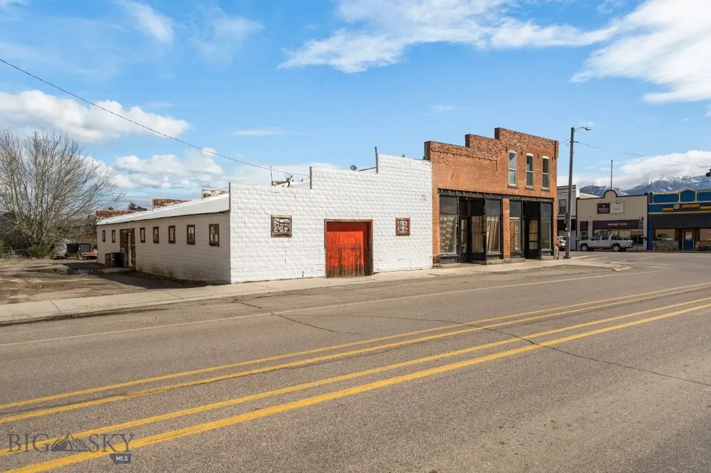 102 W 4th Avenue Twin Bridges MT 59754