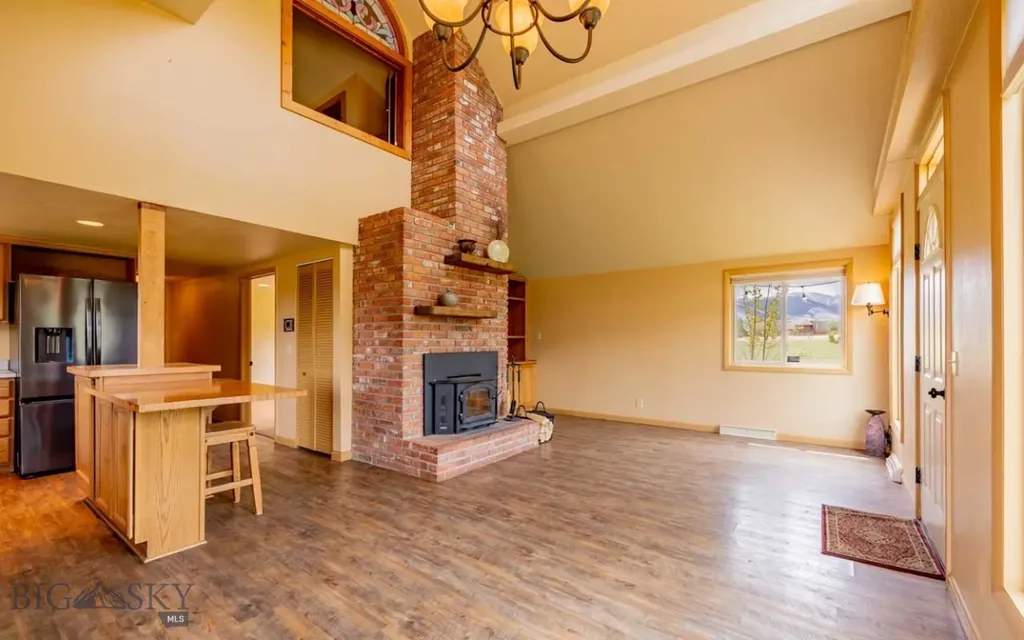 12 Comanche Red Lodge MT 59068