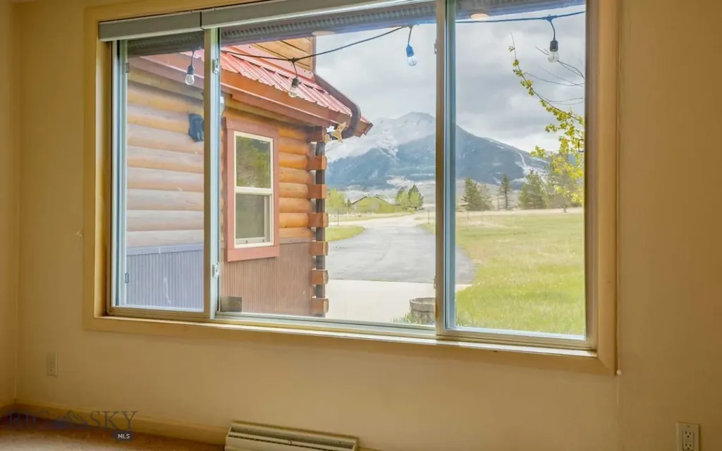 12 Comanche Red Lodge MT 59068