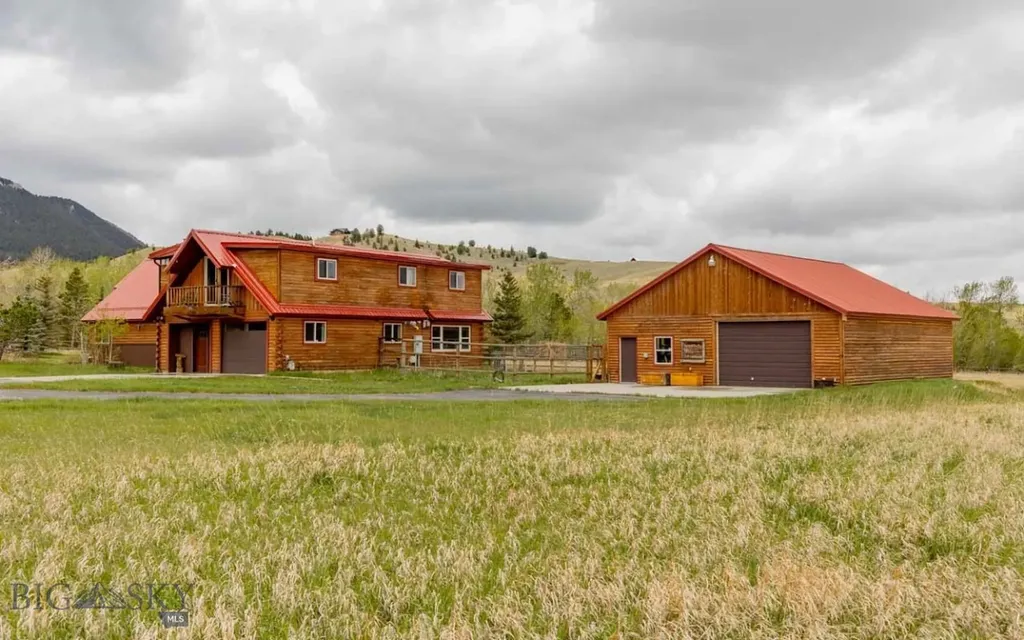 12 Comanche Red Lodge MT 59068