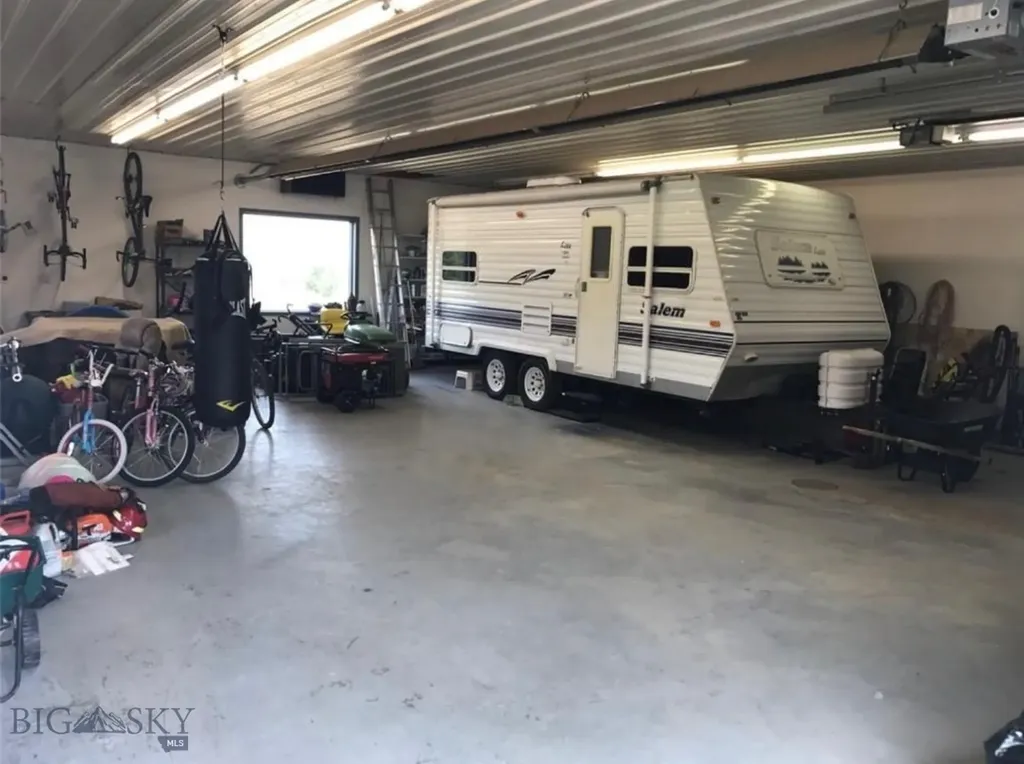 12 Comanche Red Lodge MT 59068