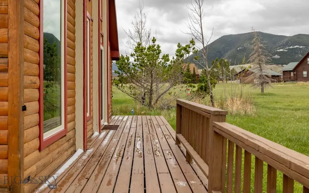 12 Comanche Red Lodge MT 59068