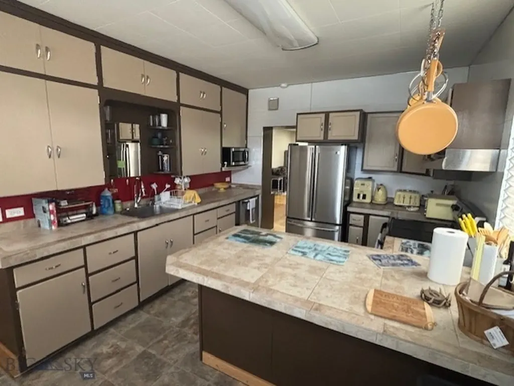 1802 Gaylord Butte MT 59701