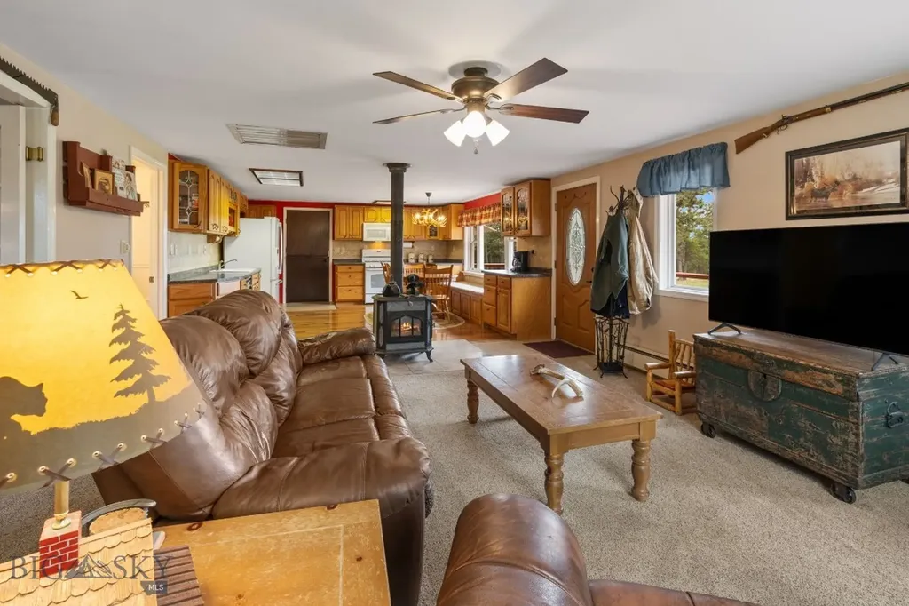 125 Golden Bear Lane Judith Gap MT 59453