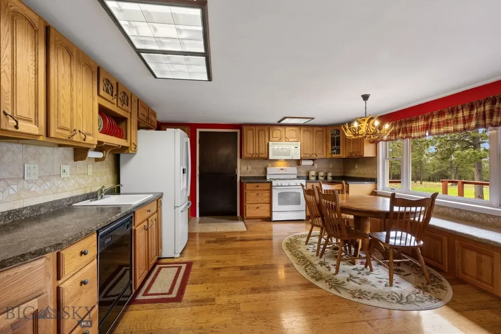 125 Golden Bear Lane Judith Gap MT 59453
