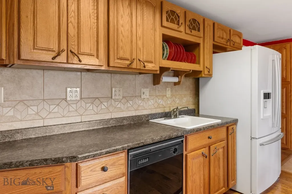 125 Golden Bear Lane Judith Gap MT 59453