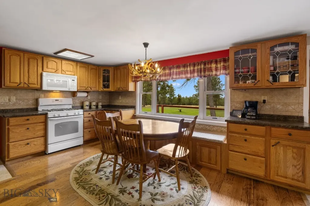 125 Golden Bear Lane Judith Gap MT 59453