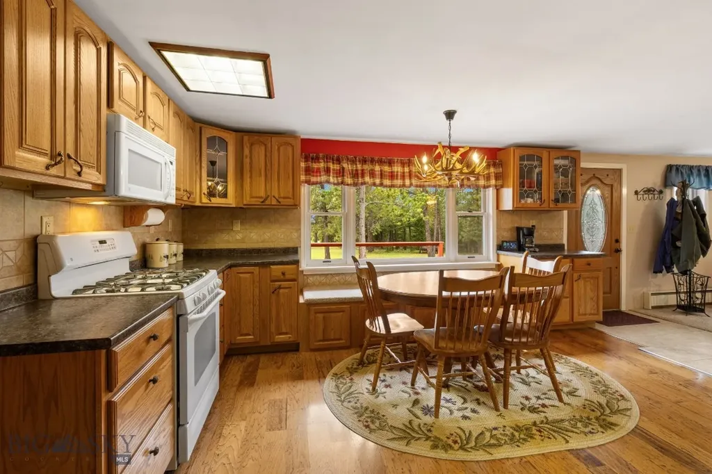 125 Golden Bear Lane Judith Gap MT 59453