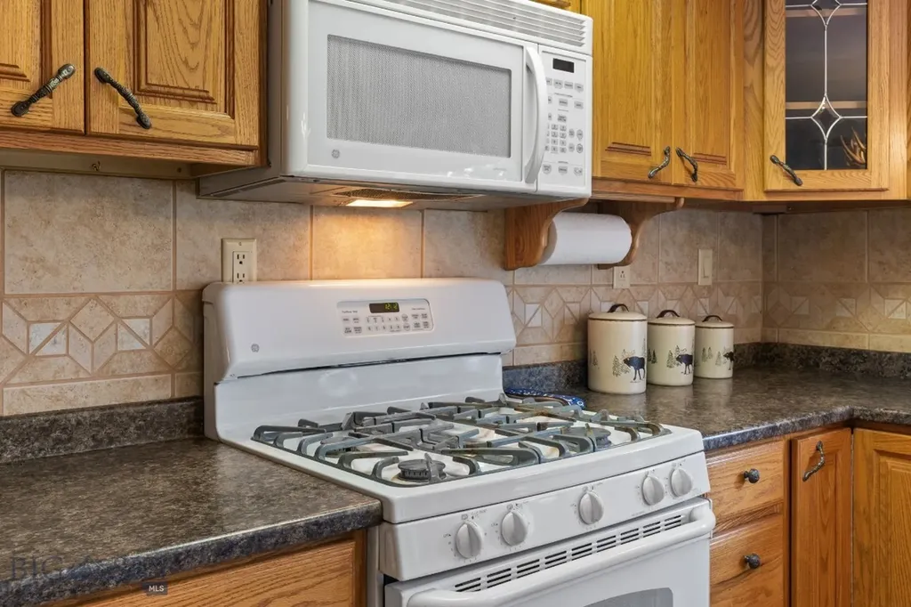 125 Golden Bear Lane Judith Gap MT 59453