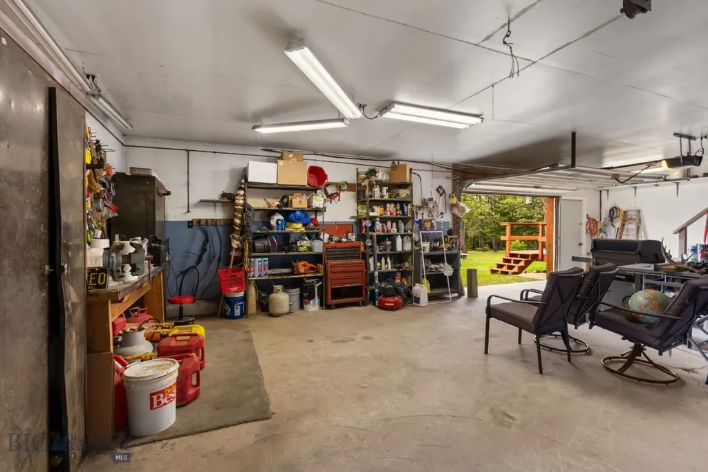 125 Golden Bear Lane Judith Gap MT 59453