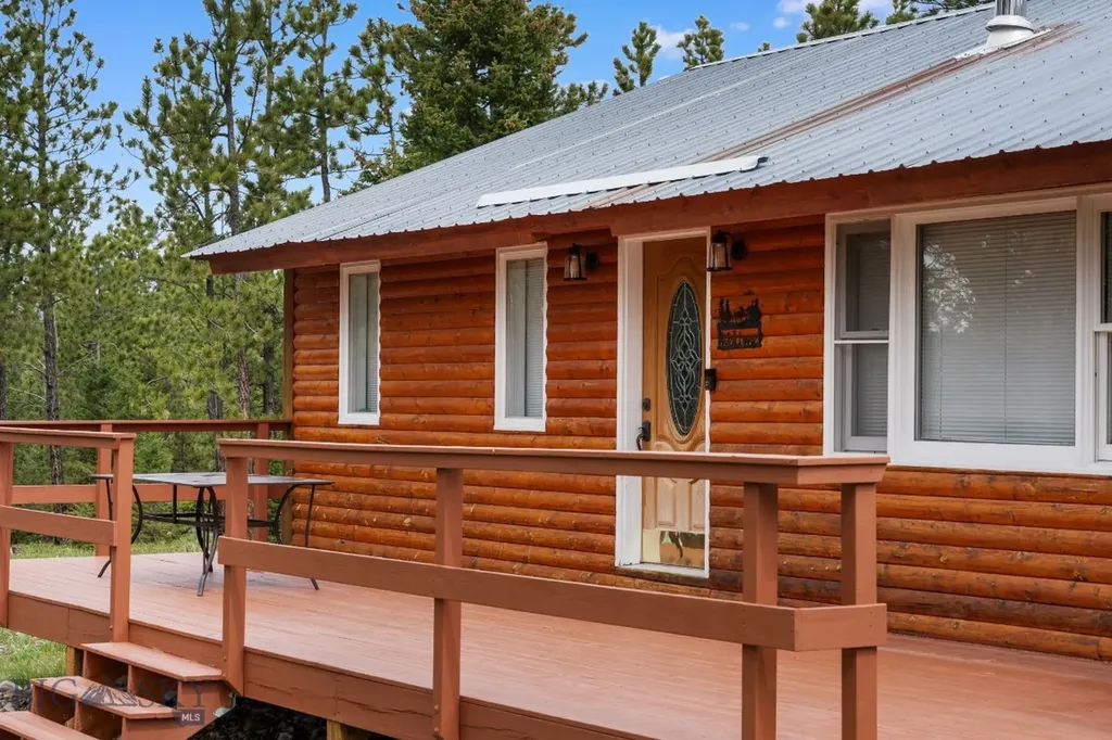 125 Golden Bear Lane Judith Gap MT 59453