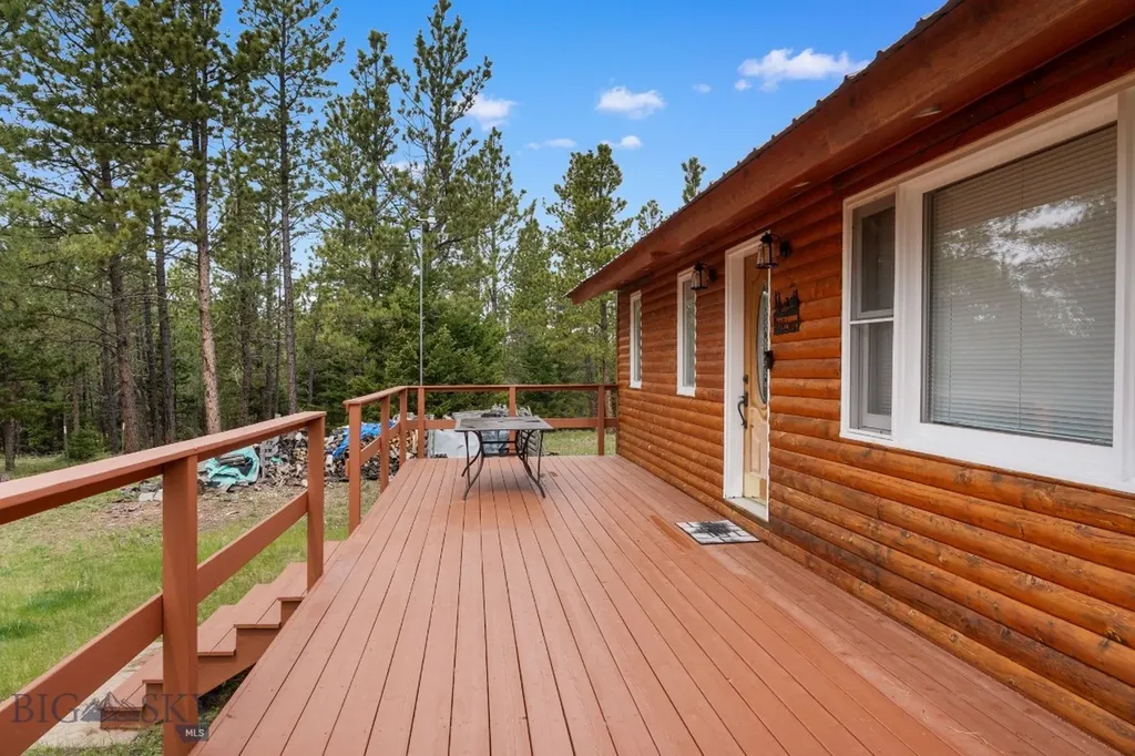 125 Golden Bear Lane Judith Gap MT 59453