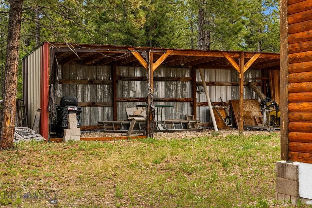 125 Golden Bear Lane Judith Gap MT 59453