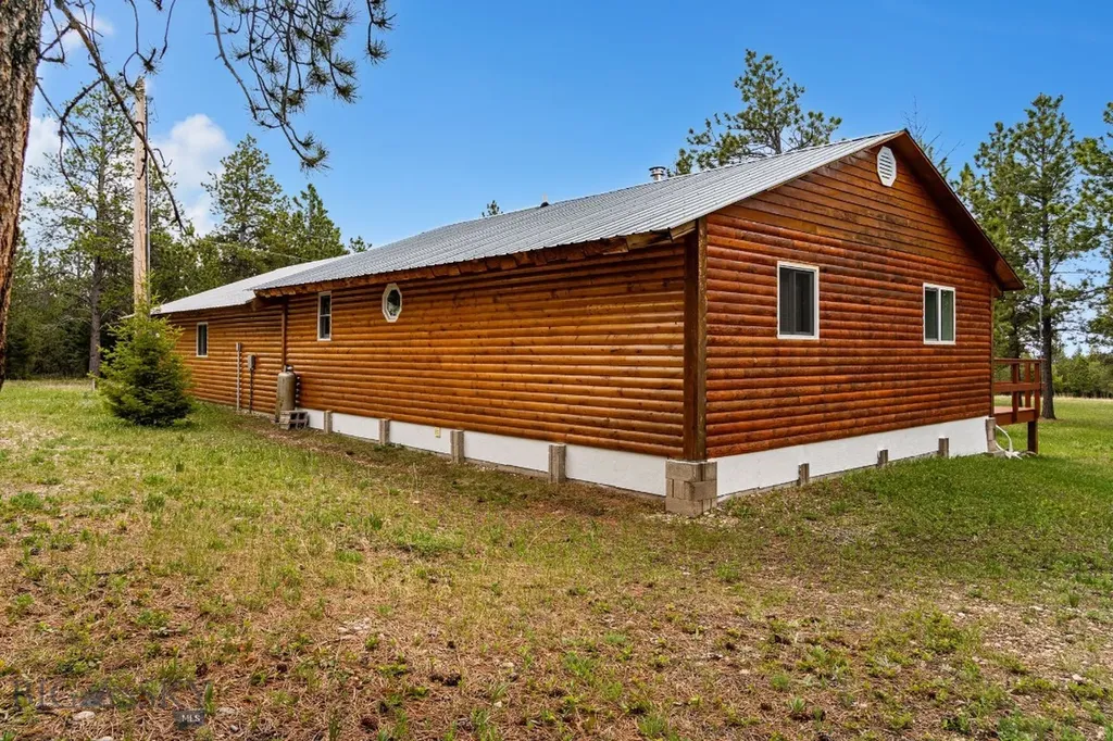 125 Golden Bear Lane Judith Gap MT 59453