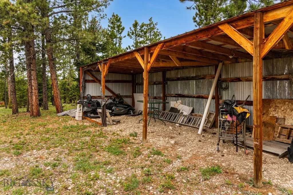 125 Golden Bear Lane Judith Gap MT 59453