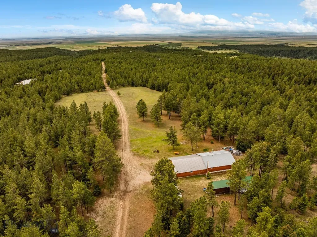 125 Golden Bear Lane Judith Gap MT 59453
