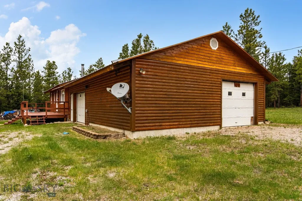 125 Golden Bear Lane Judith Gap MT 59453