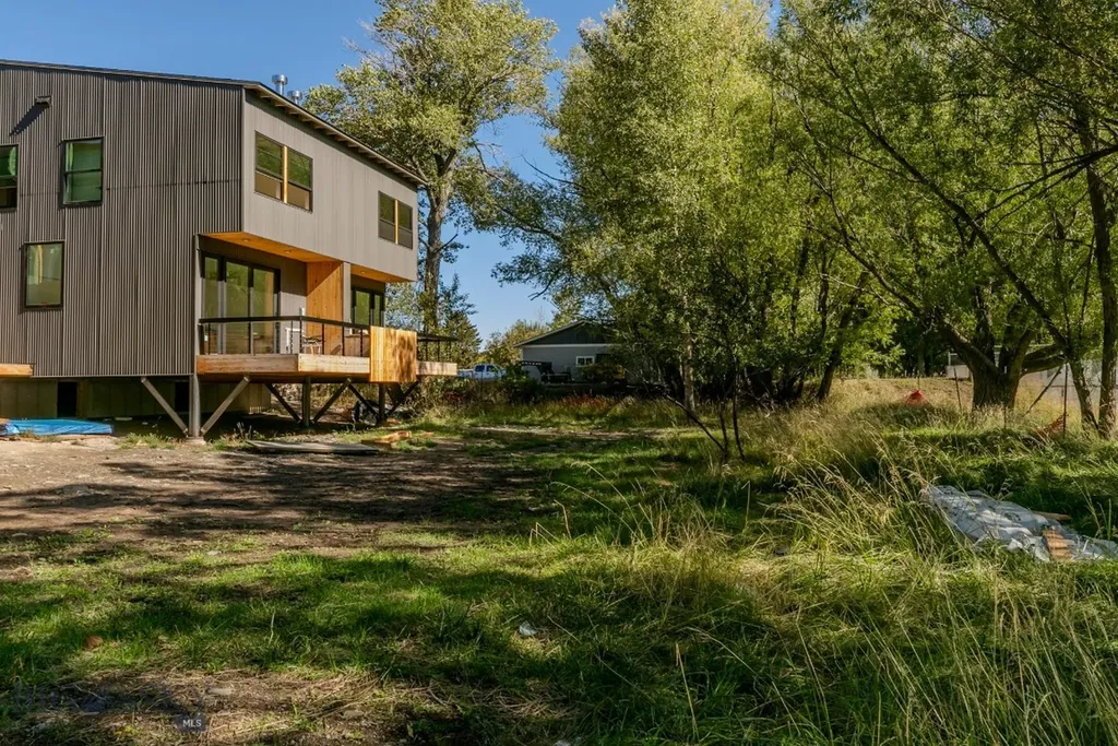 504 S H Street Livingston MT 59047