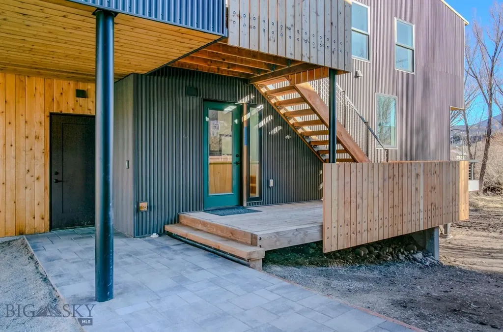 504 S H Street Livingston MT 59047