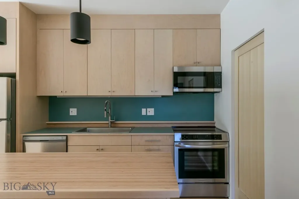 504 S H Street Livingston MT 59047