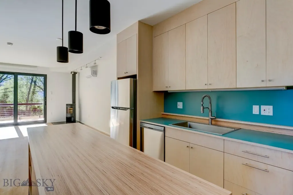 504 S H Street Livingston MT 59047