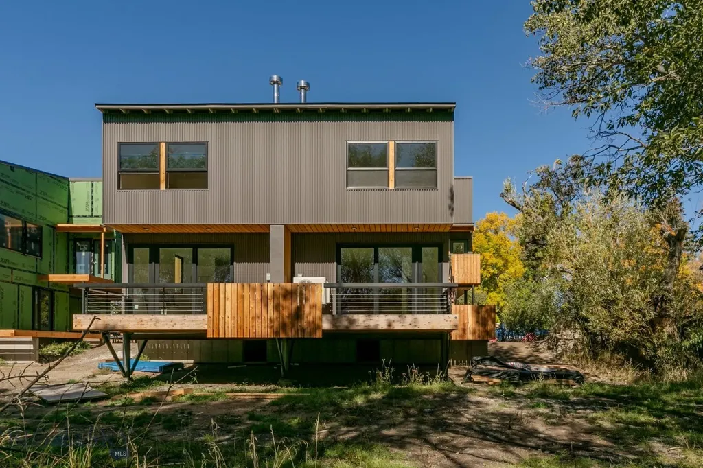 504 S H Street Livingston MT 59047