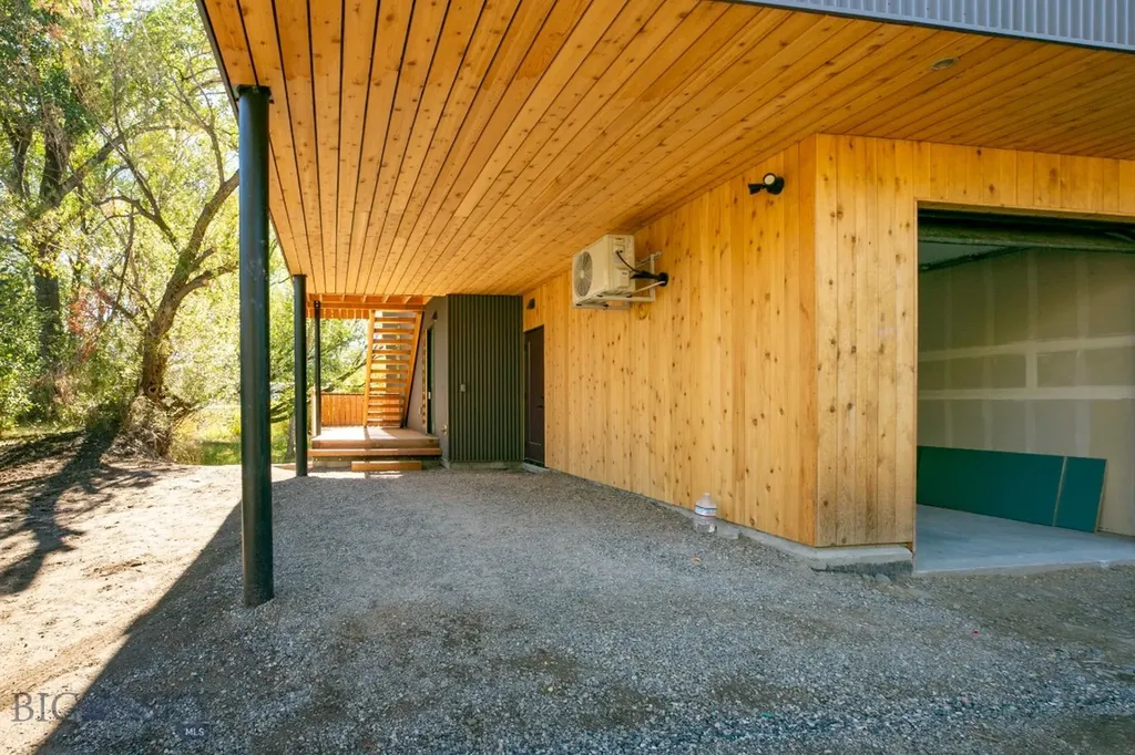 504 S H Street Livingston MT 59047