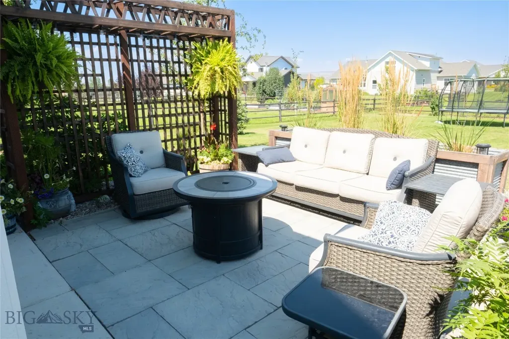 137 E Shade Tree Manhattan MT 59741