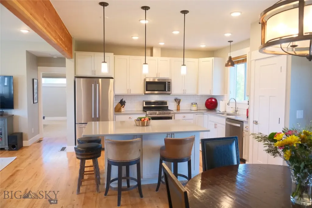 137 E Shade Tree Manhattan MT 59741