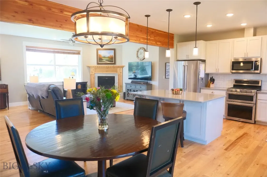 137 E Shade Tree Manhattan MT 59741