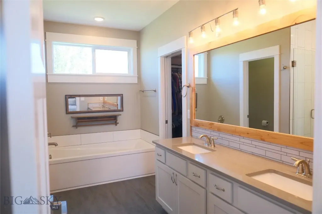 137 E Shade Tree Manhattan MT 59741