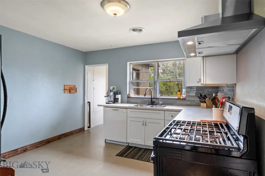 123 3rd Avenue E Three Forks MT 59752