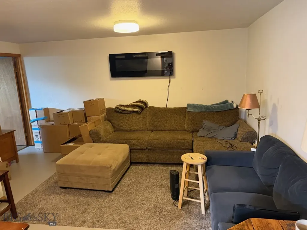 1075 Bulltail Road Belgrade MT 59714