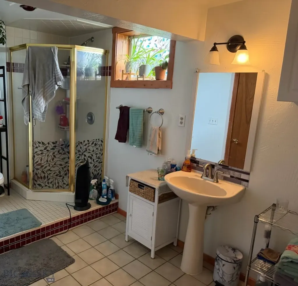 1075 Bulltail Road Belgrade MT 59714