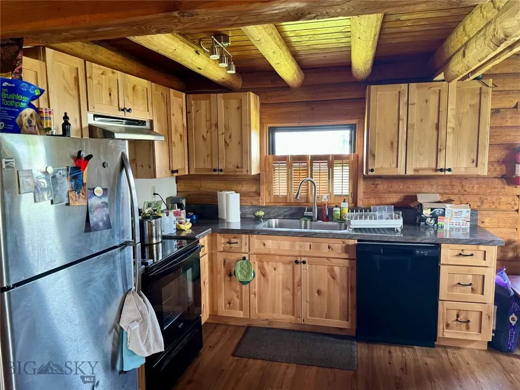 1075 Bulltail Road Belgrade MT 59714