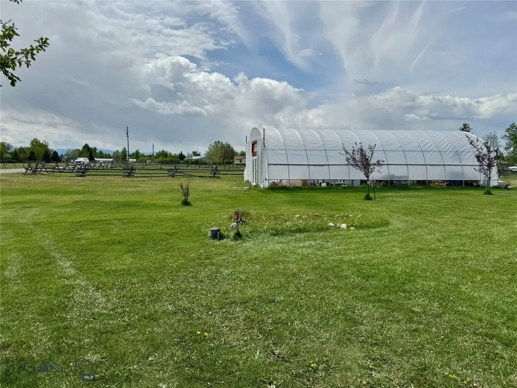 1075 Bulltail Road Belgrade MT 59714