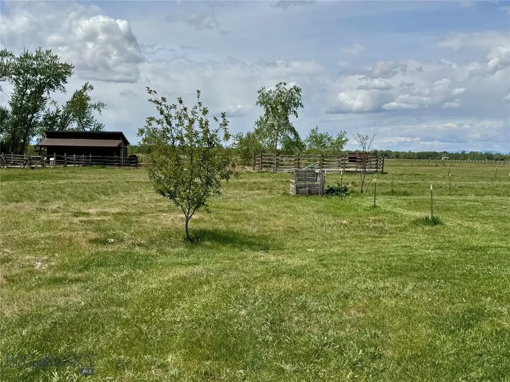 1075 Bulltail Road Belgrade MT 59714