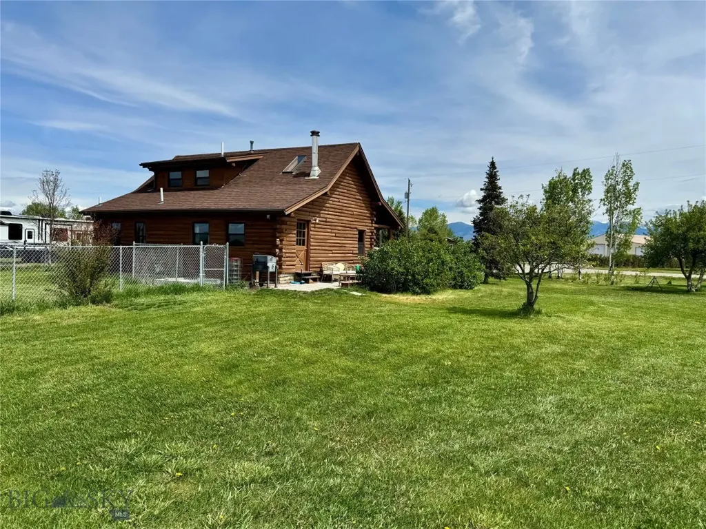 1075 Bulltail Road Belgrade MT 59714