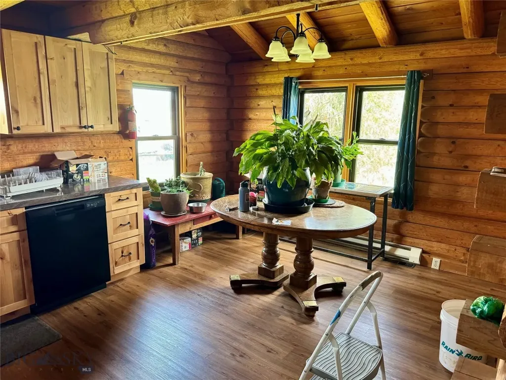 1075 Bulltail Road Belgrade MT 59714