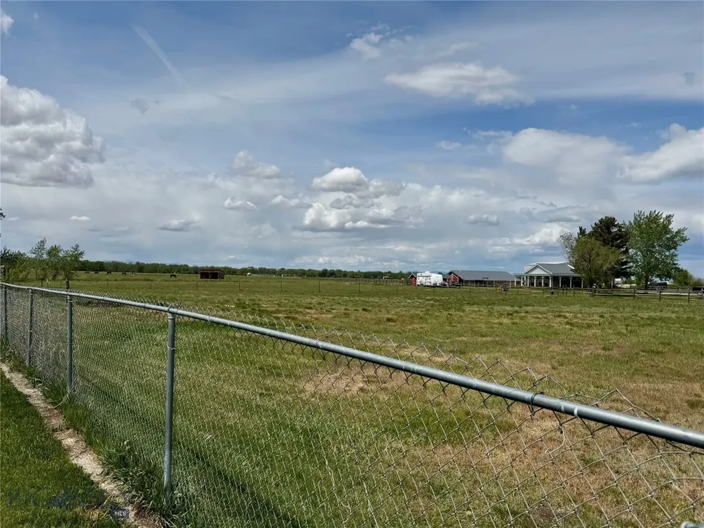 1075 Bulltail Road Belgrade MT 59714