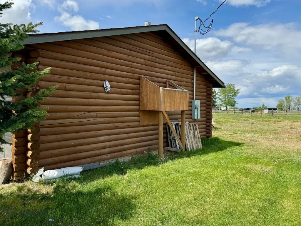 1075 Bulltail Road Belgrade MT 59714