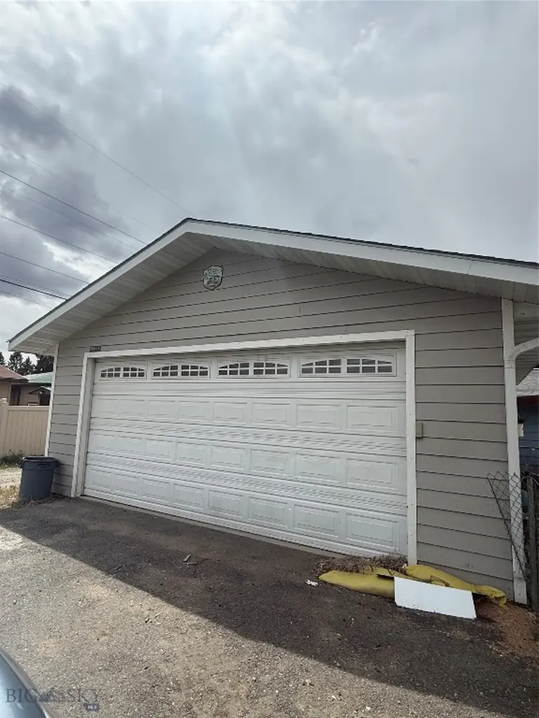 1928 Aberdeen Butte MT 59701