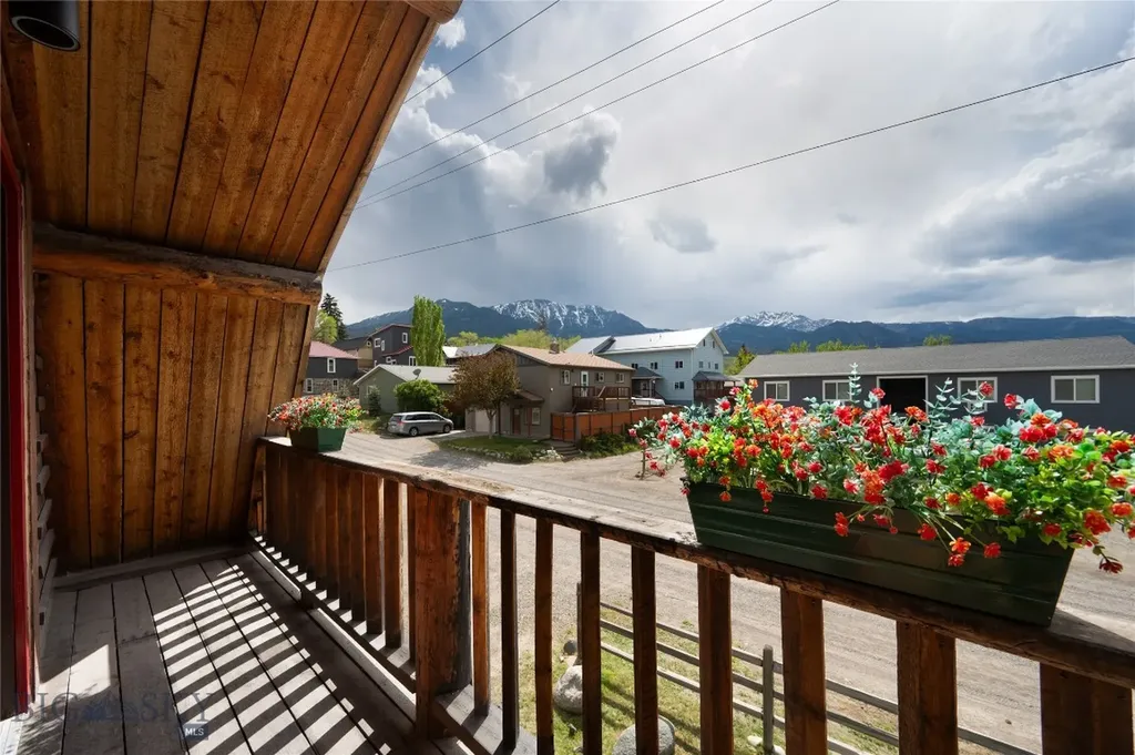 308 3rd Street S Gardiner MT 59030