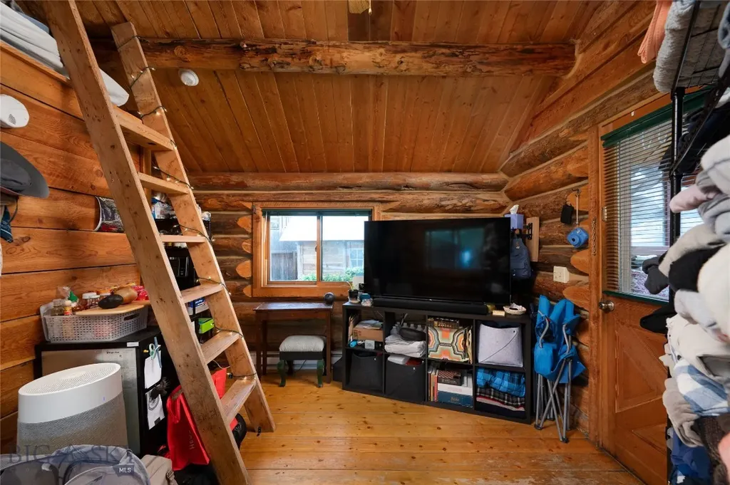 308 3rd Street S Gardiner MT 59030
